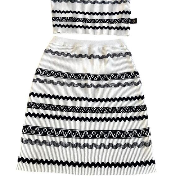 Louis Vuitton - Scallop Stripe Knit Crop Top - Milky White (NOT SOLD AS SET) - Picture 10 of 10